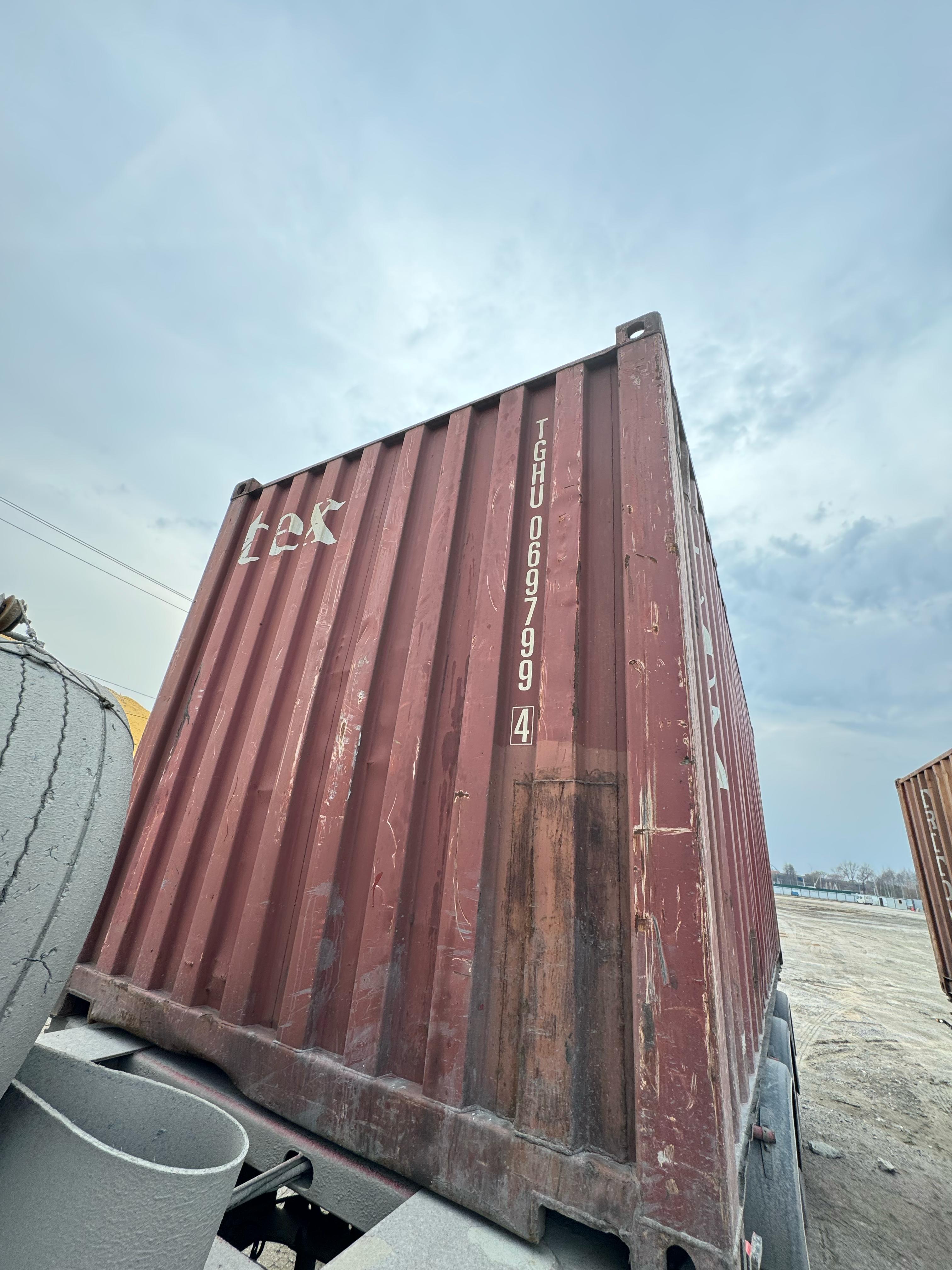 Морской контейнер TGHU0697994